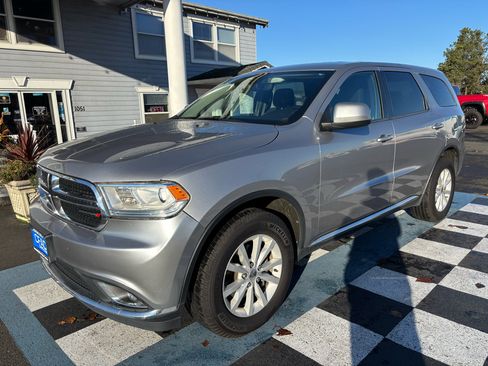 Used 2020 Dodge Durango SXT w/ 3rd Row Seating Group image 2