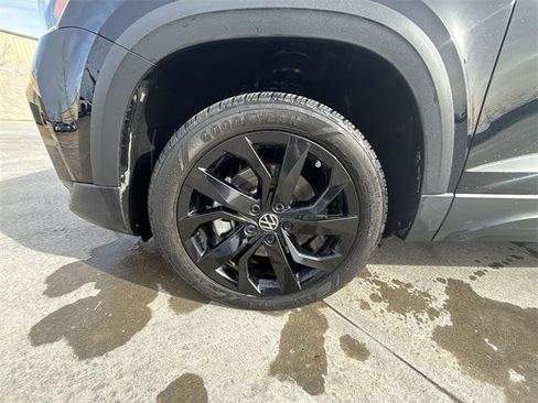 Used 2022 Volkswagen Taos SE image 10