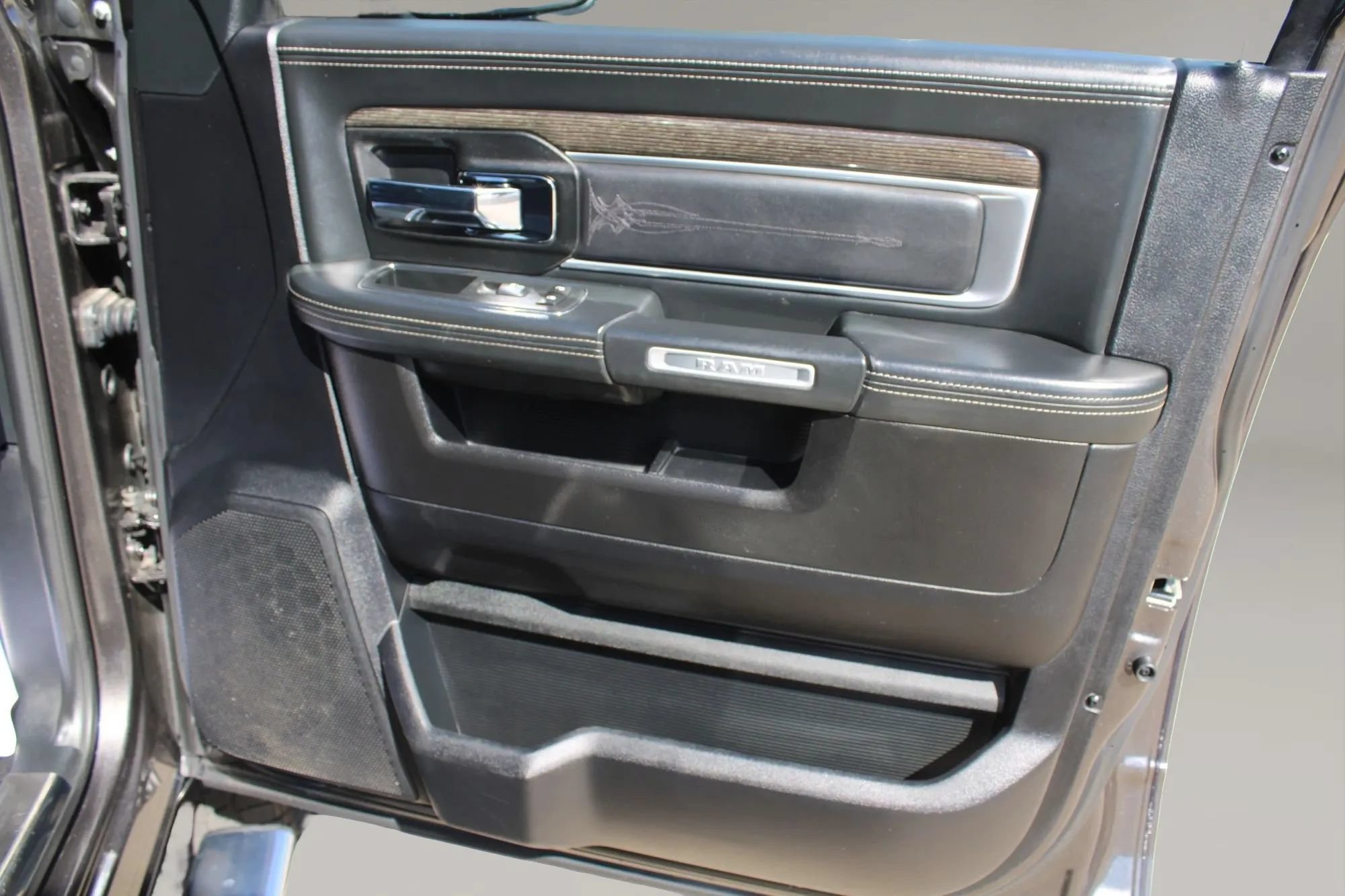 Used 2017 RAM 2500 Limited AWD/4WD image 21