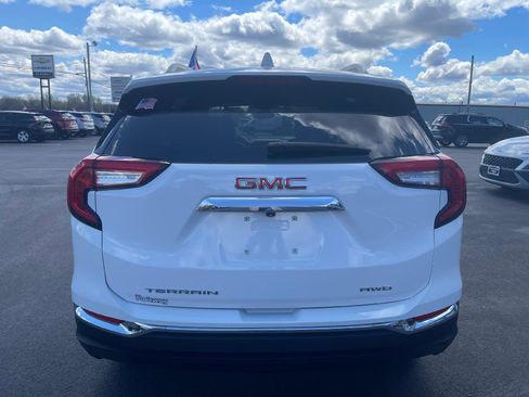 Used 2024 GMC Terrain SLT AWD/4WD image 6