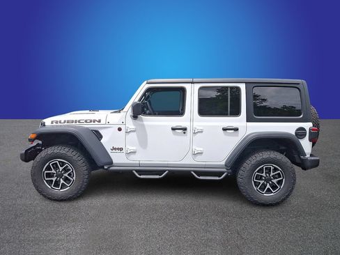 Used 2025 Jeep Wrangler Unlimited Rubicon w/ Convenience Group AWD/4WD image 7