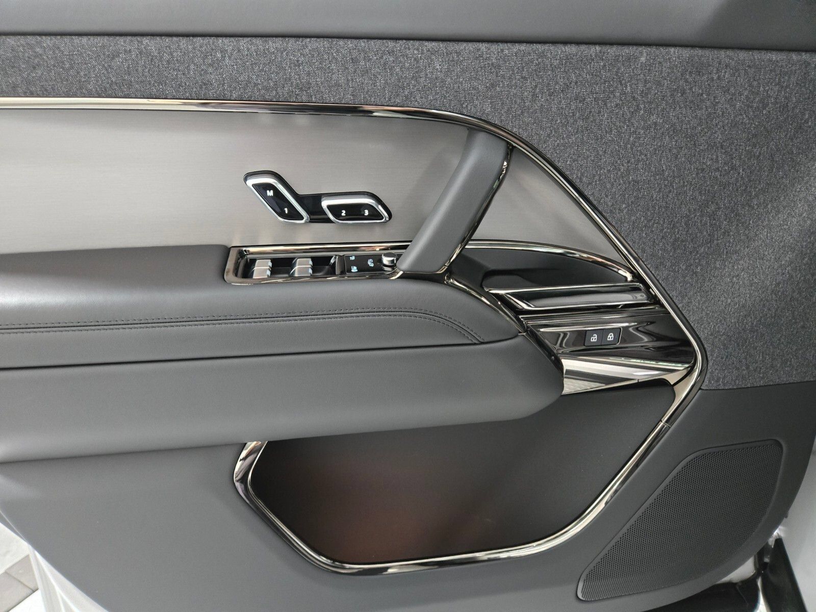 New 2026 Land Rover Range Rover Sport Dynamic SE AWD/4WD image 22