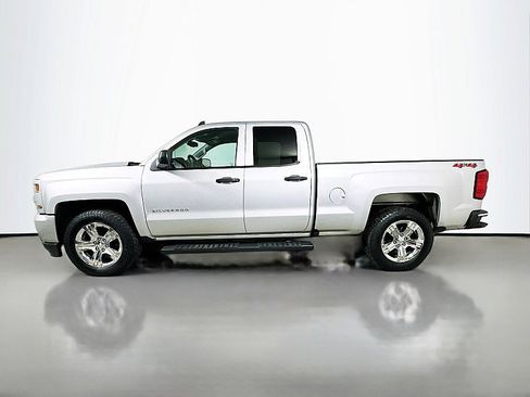 Used 2019 Chevrolet Silverado 1500 Custom w/ Custom Convenience Package image 4