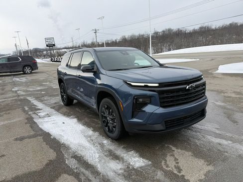New 2026 Chevrolet Traverse LT w/ Midnight/Sport Edition image 7