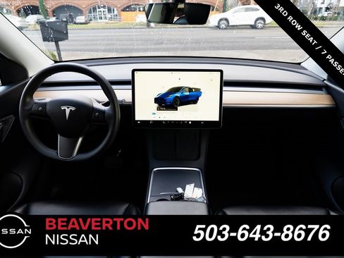 Used 2022 Tesla Model Y Long Range image 8