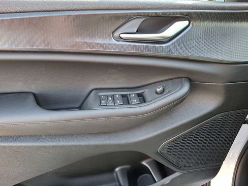 New 2025 Jeep Grand Cherokee L Laredo image 8