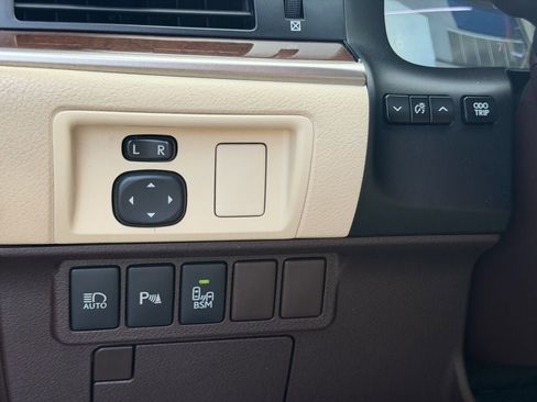 Used 2017 Lexus ES 350 w/ Premium Package image 36