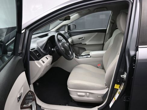 Used 2012 Toyota Venza LE image 9