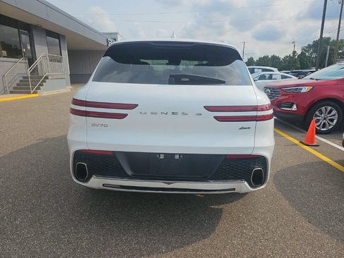 Used 2025 Genesis GV70 2.5T AWD/4WD image 3