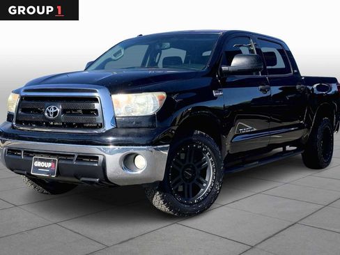 Used 2013 Toyota Tundra 4x4 CrewMax w/ SR5 Pkg image 1