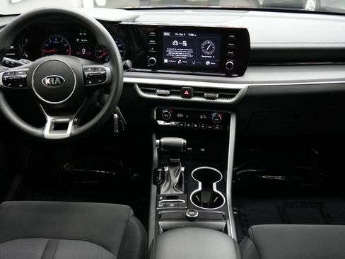 Used 2021 Kia K5 LX image 11