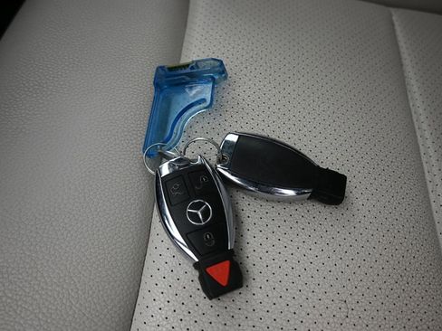 Used 2016 Mercedes-Benz E 350 Sedan w/ Premium Package image 54