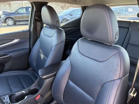 Used 2023 Chevrolet Bolt EUV LT w/ Convenience Package image 25