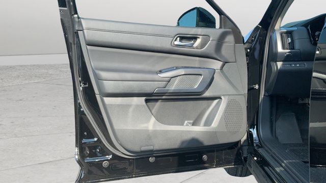 New 2026 Nissan Pathfinder SL FWD image 16