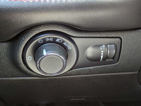 Used 2025 Dodge Durango GT AWD/4WD image 15