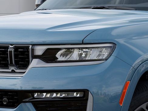 New 2026 Jeep Grand Cherokee Summit image 10