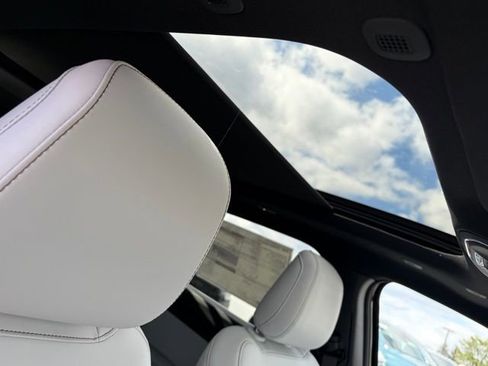 New 2026 Jeep Cherokee Limited image 30