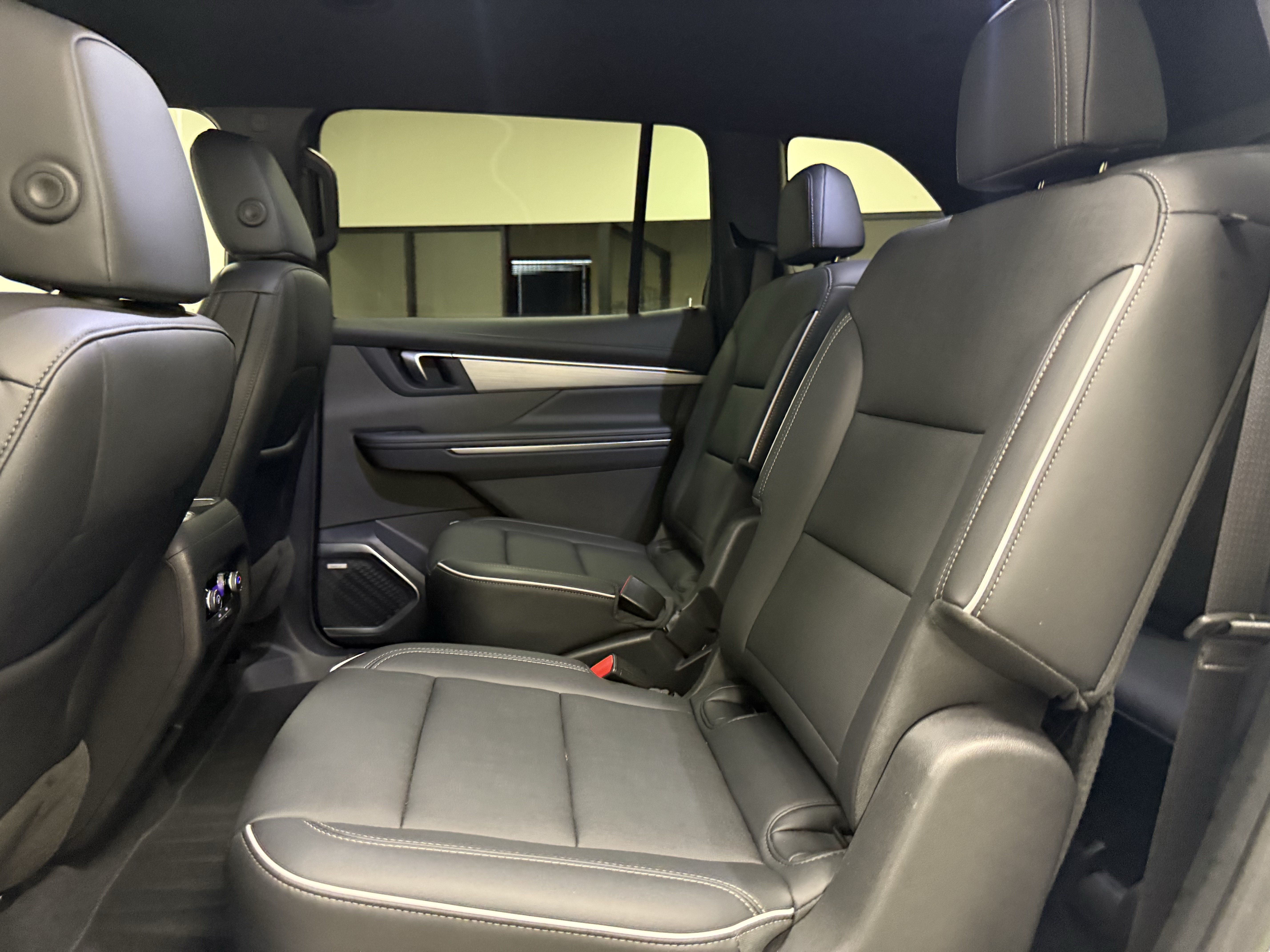 Used 2025 Buick Enclave Preferred FWD image 14
