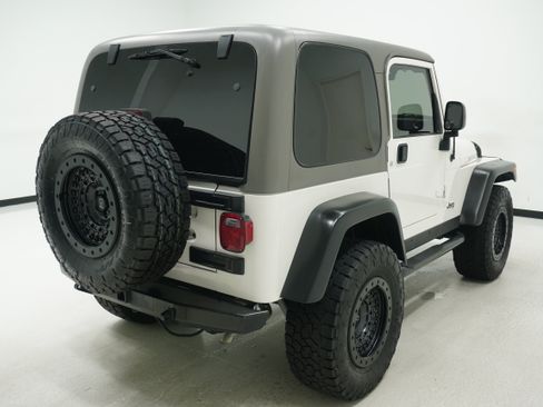 Used 2005 Jeep Wrangler Rubicon w/ Security Group AWD/4WD image 4