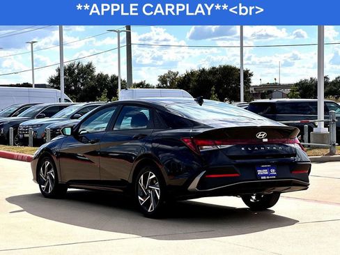 Used 2025 Hyundai Elantra Sport image 8