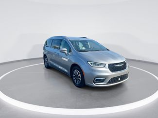 Used 2021 Chrysler Pacifica Touring-L FWD video 2