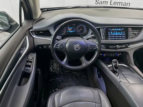 Used 2019 Buick Enclave Essence image 24