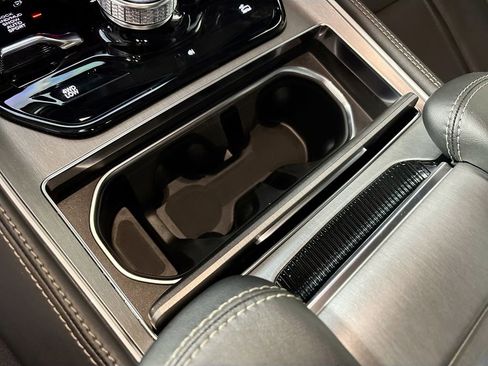 New 2026 Jeep Grand Wagoneer Limited AWD/4WD image 15