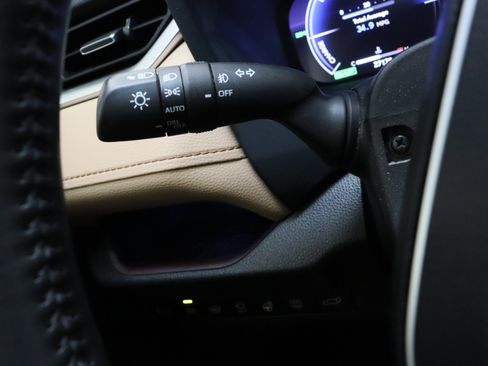 Used 2024 Toyota RAV4 Limited w/ Advanced Technology Package image 27