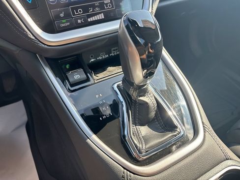 Certified 2025 Subaru Outback Limited AWD/4WD image 28