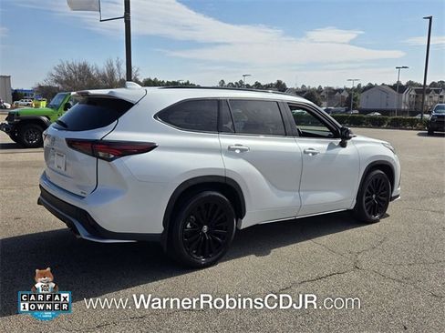 Used 2024 Toyota Highlander XSE image 16