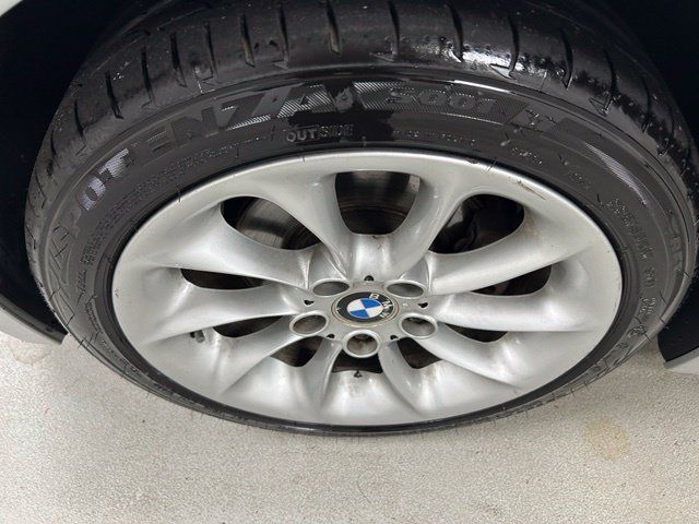 Used 2004 BMW Z4 2.5i RWD image 9