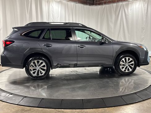 Used 2024 Subaru Outback Premium AWD/4WD image 6