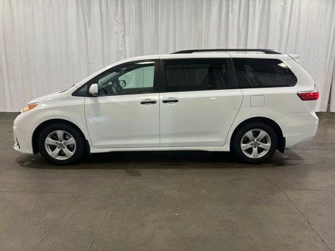 Used 2019 Toyota Sienna L FWD image 7