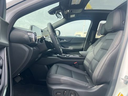 New 2026 Chevrolet Equinox LT w/ Convenience Package II image 12