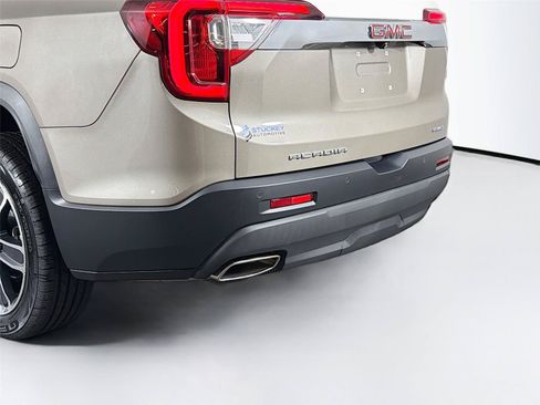 Used 2023 GMC Acadia SLT w/ Technology Package AWD/4WD image 38