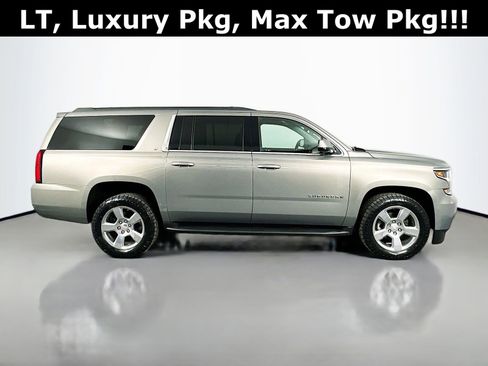 Used 2018 Chevrolet Suburban LT image 9