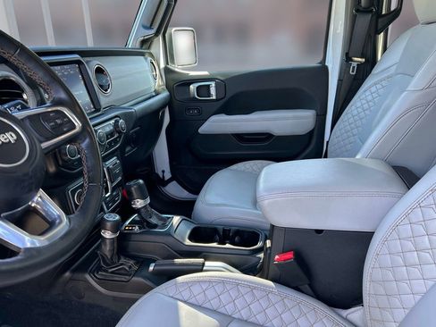 Used 2022 Jeep Wrangler Unlimited Sahara image 23