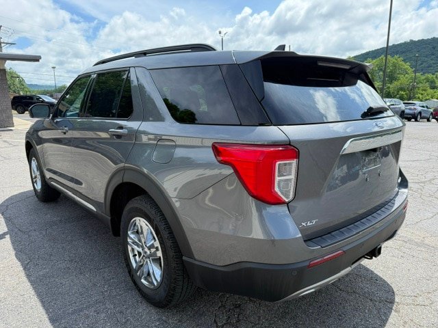 Used 2023 Ford Explorer XLT w/ Equipment Group 202A AWD/4WD image 7