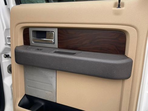 Used 2012 Ford F150 Lariat w/ Lariat Chrome Pkg image 15