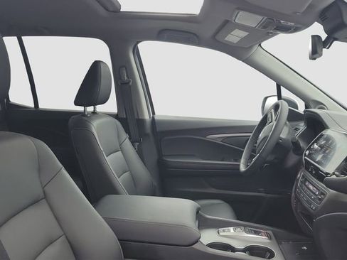 Used 2025 Honda Ridgeline RTL image 16