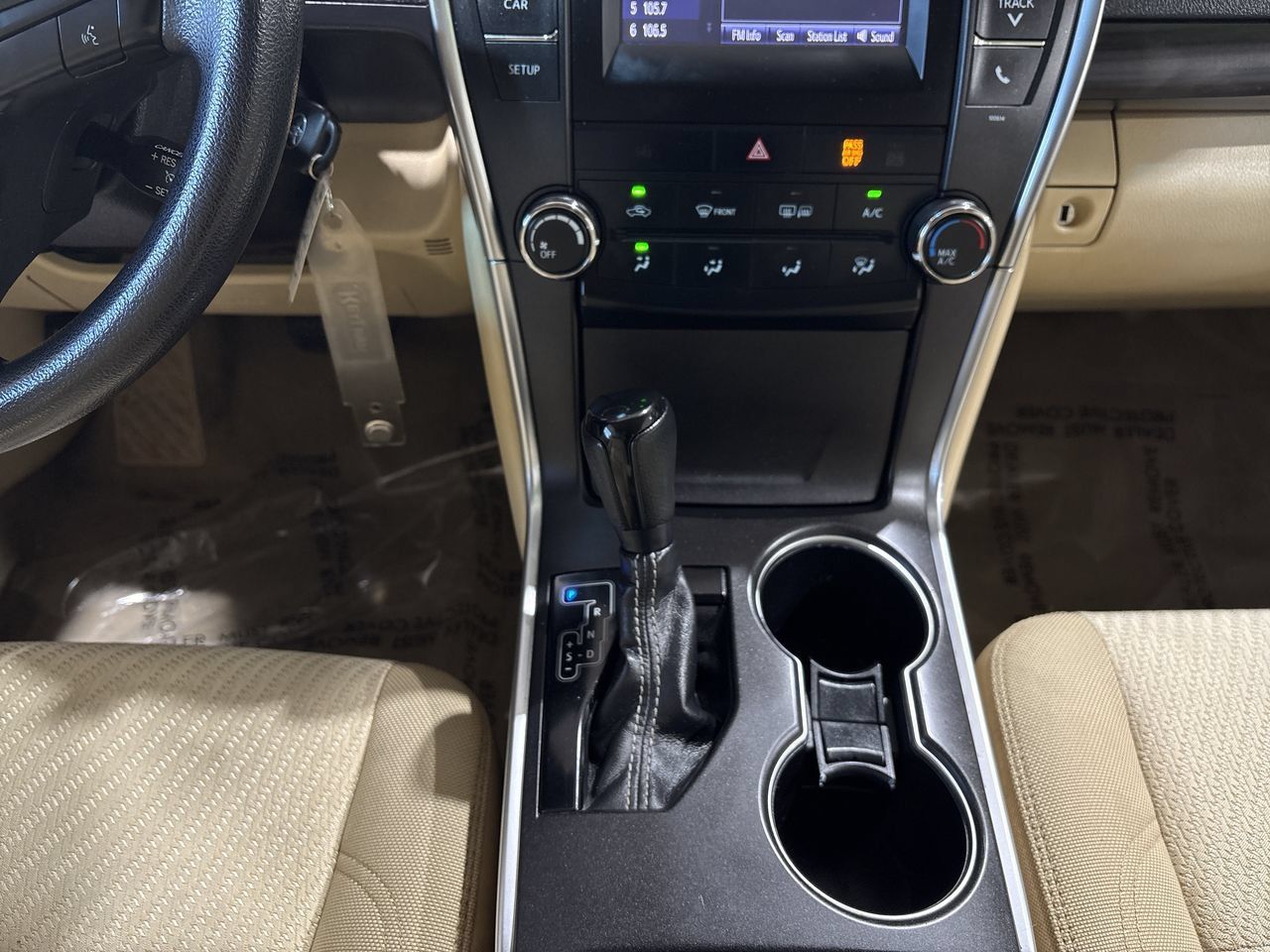 Used 2017 Toyota Camry LE FWD image 19