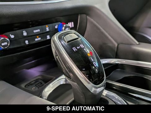 Used 2020 Buick Enclave Essence w/ Sound and Sites Package FWD image 6