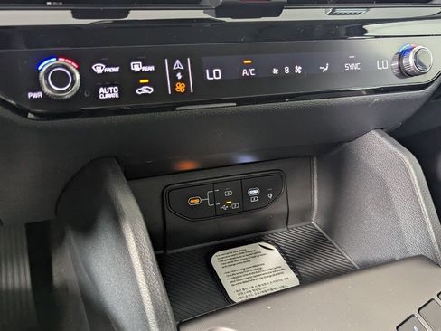 New 2026 Kia Sportage EX FWD image 19