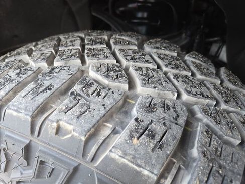 Used 2024 GMC Sierra 1500 AT4X image 8