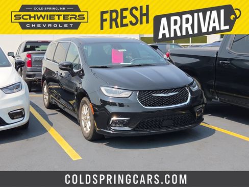 Used 2025 Chrysler Pacifica Select FWD image 1