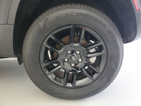 Used 2025 Land Rover Defender 110 S AWD/4WD image 9