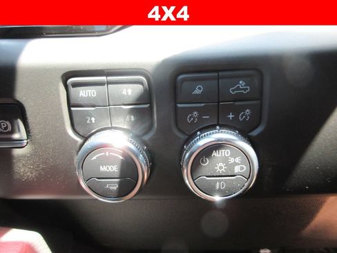 Certified 2025 GMC Sierra 1500 Denali w/ Denali Reserve Package AWD/4WD image 36