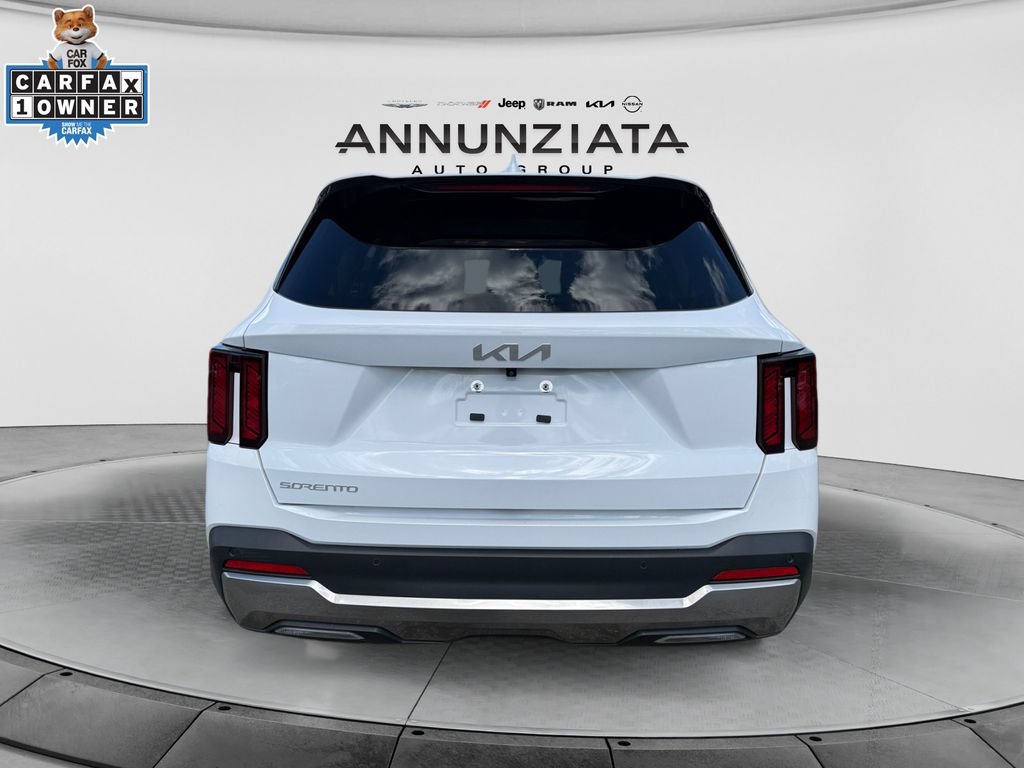Certified 2025 Kia Sorento S w/ Panoramic Sunroof Package FWD image 4