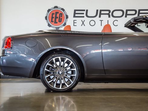 Used 2018 Rolls-Royce Dawn RWD image 16
