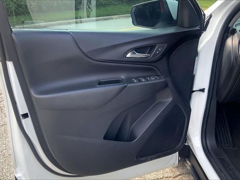 Used 2023 Chevrolet Equinox LT FWD image 24